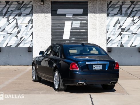 Used 2019 Rolls-Royce Ghost image 13