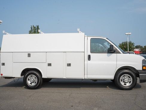 Used 2024 Chevrolet Express 3500 w/ Power Convenience Package RWD image 3