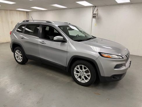 Used 2014 Jeep Cherokee Latitude FWD image 7