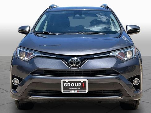 Used 2018 Toyota RAV4 XLE AWD/4WD image 4
