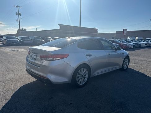 Used 2017 Kia Optima EX image 6