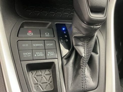 Used 2023 Toyota RAV4 XLE w/ Convenience Package image 32