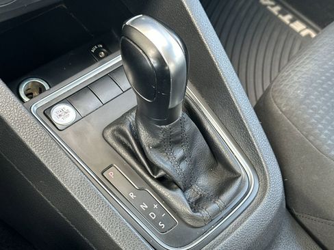 Used 2015 Volkswagen Jetta SE FWD image 18