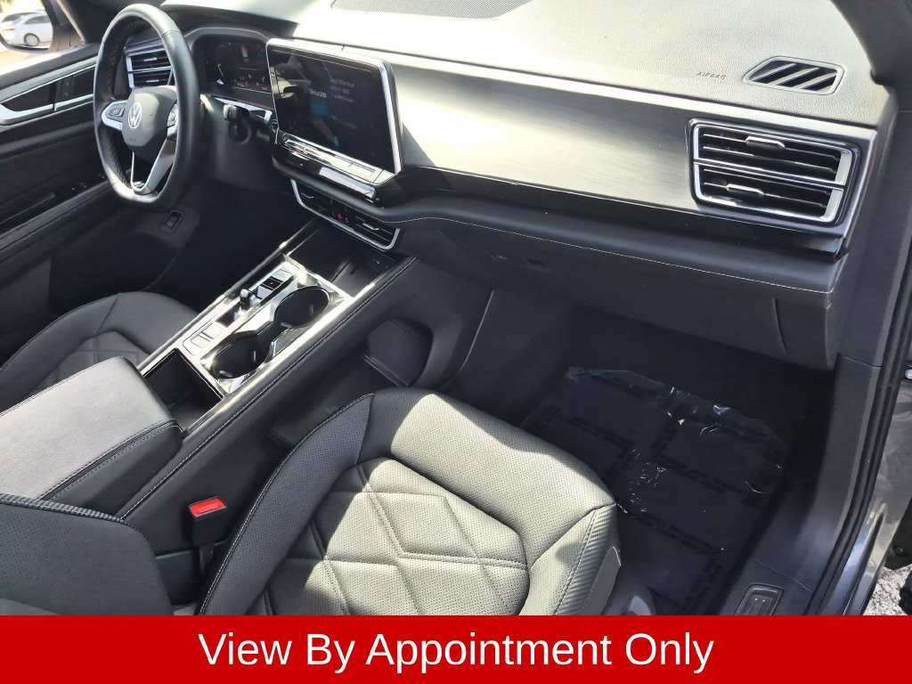 Used 2025 Volkswagen Atlas Cross Sport SE FWD image 32