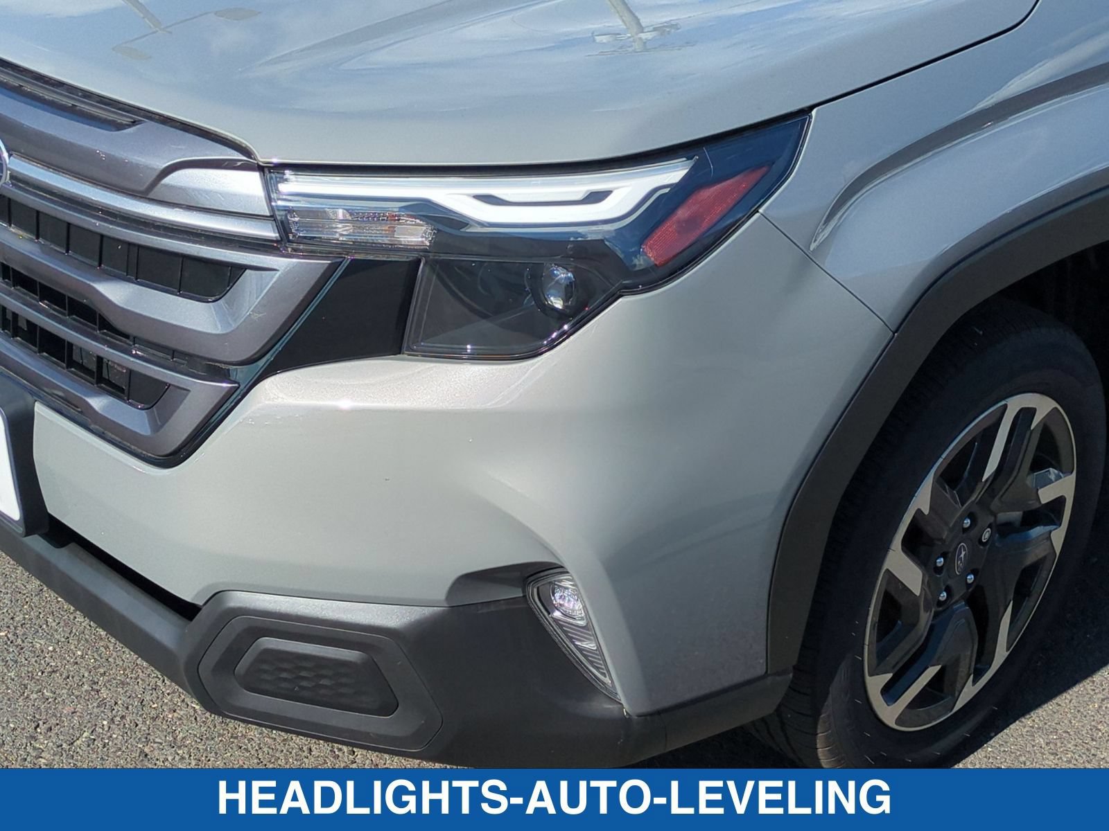 Certified 2025 Subaru Forester Premium AWD/4WD image 10