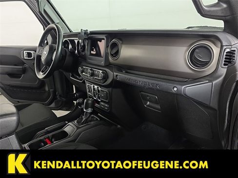 Used 2018 Jeep Wrangler Unlimited Sport S image 20