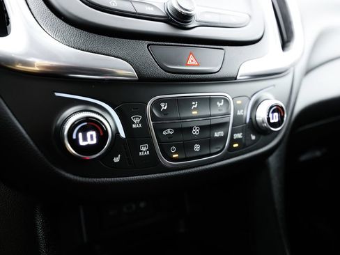 Used 2021 Chevrolet Equinox LT FWD image 25