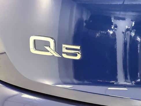 Used 2023 Audi Q5 Premium w/ Convenience Package image 26