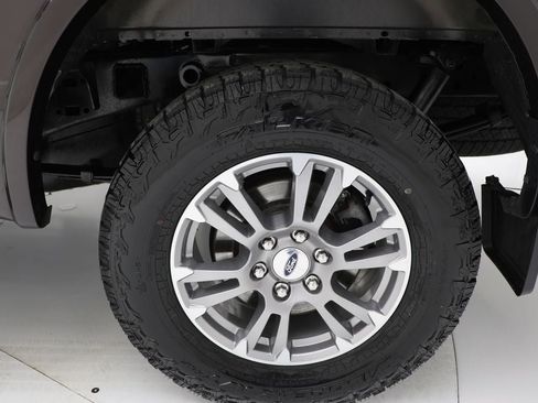 Used 2019 Ford F150 Lariat w/ Equipment Group 501A Mid AWD/4WD image 13