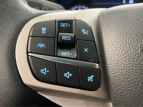 Used 2023 Ford Explorer XLT w/ Equipment Group 202A image 25