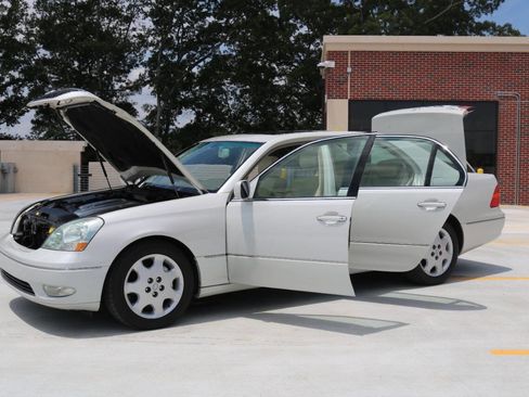 Used 2001 Lexus LS 430 RWD image 79