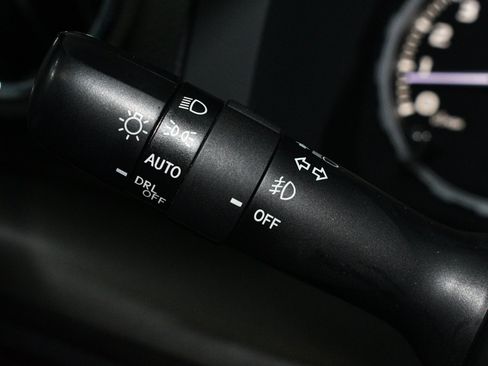 Used 2019 Toyota Tundra SR5 w/ SR5 Upgrade Package AWD/4WD image 27