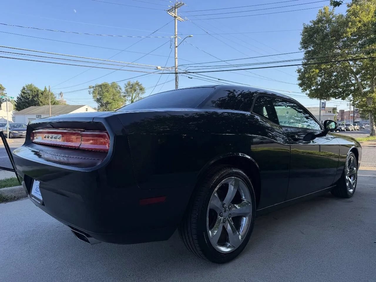 Used 2013 Dodge Challenger SXT RWD image 6