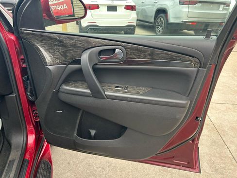 Used 2013 Buick Enclave Premium image 16