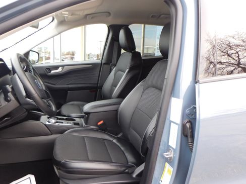 Used 2024 Ford Escape SE image 10