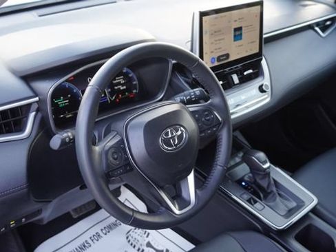 Used 2026 Toyota Corolla Cross XLE FWD image 19