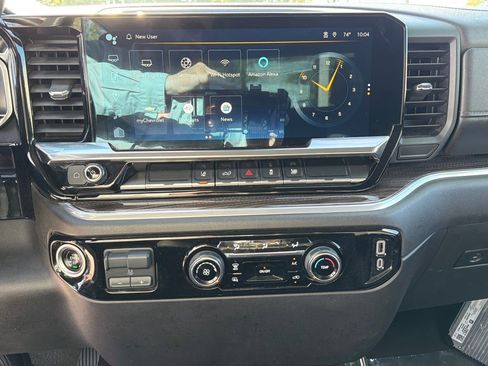 Used 2024 Chevrolet Silverado 2500 LT image 19