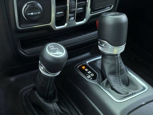 Certified 2025 Jeep Gladiator Sport AWD/4WD image 26