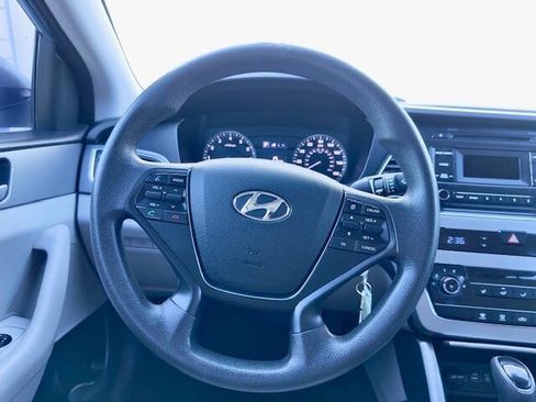 Used 2015 Hyundai Sonata SE FWD image 12