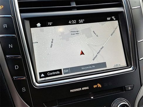 Used 2019 Lincoln Nautilus Select image 16