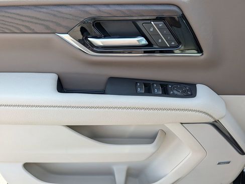 New 2026 GMC Yukon XL Denali w/ Sun & Power Step Package AWD/4WD image 14
