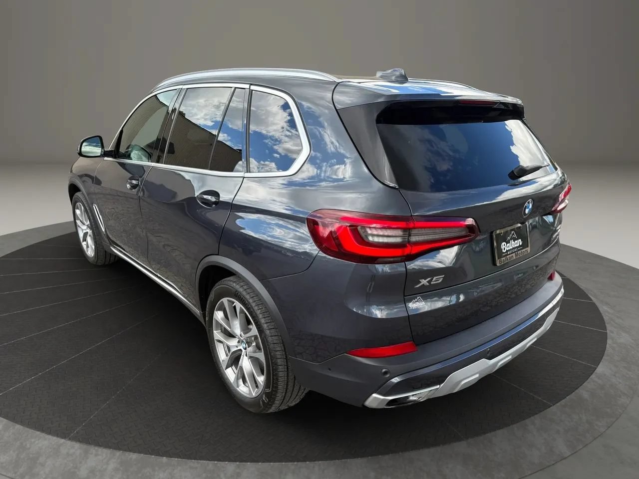 Used 2022 BMW X5 xDrive40i w/ Premium Package AWD/4WD image 10