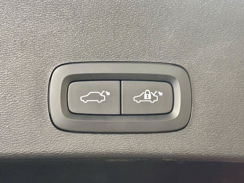Used 2023 Volvo XC40 Recharge Plus w/ Protection Package Premier AWD/4WD image 39