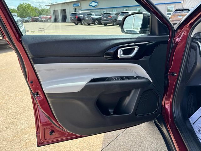 Used 2022 Jeep Compass Limited AWD/4WD image 13