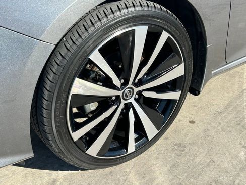 Used 2022 Nissan Altima 2.5 SR image 9