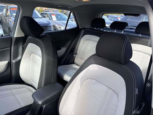 Certified 2024 Hyundai Venue SEL image 19