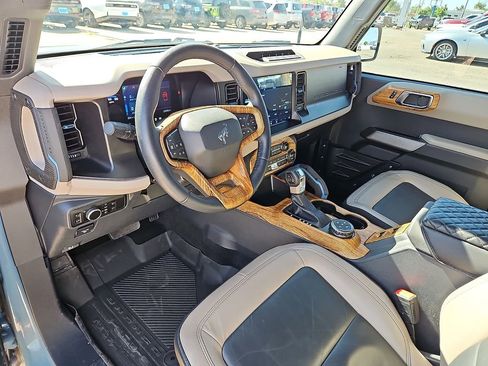 Used 2023 Ford Bronco Wildtrak AWD/4WD image 12