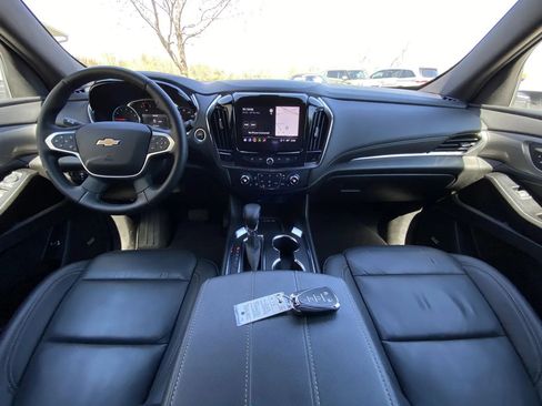 Used 2023 Chevrolet Traverse LT w/ LT Premium Package AWD/4WD image 16