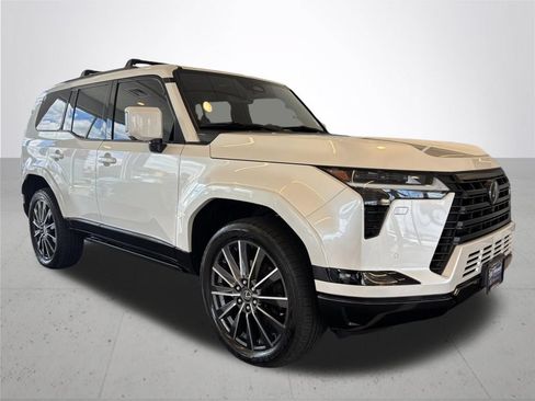 Used 2024 Lexus GX 550 w/ Cold Area Package AWD/4WD image 5