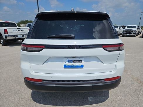 New 2026 Jeep Grand Cherokee Altitude RWD image 6