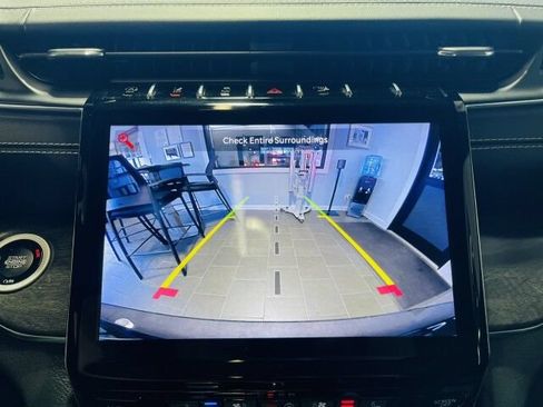 Used 2023 Jeep Grand Cherokee Overland w/ Luxury Tech Group IV AWD/4WD image 30