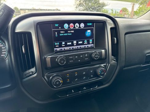Used 2018 Chevrolet Silverado 1500 LT AWD/4WD image 17