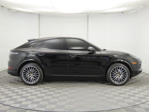 Used 2020 Porsche Cayenne Base image 4