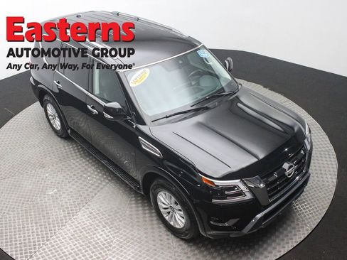 Used 2024 Nissan Armada SV image 3
