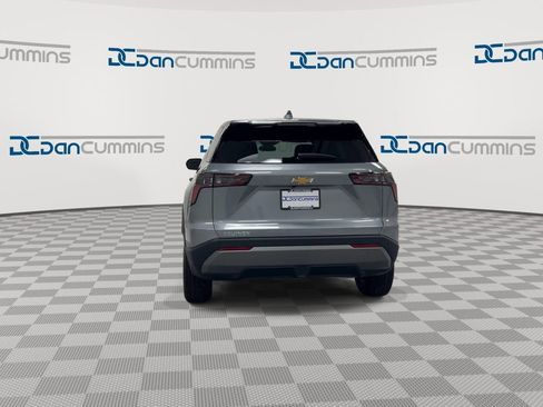 Used 2026 Chevrolet Equinox LT FWD image 7