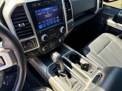 Used 2020 Ford F150 Lariat w/ Equipment Group 502A Luxury AWD/4WD image 18