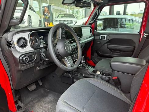 Used 2024 Jeep Wrangler Unlimited Sport AWD/4WD image 2