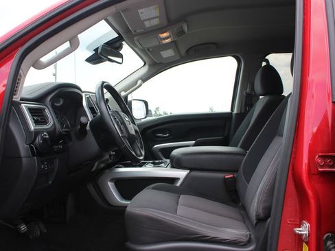 Used 2021 Nissan Titan SV w/ SV Convenience Package AWD/4WD image 26