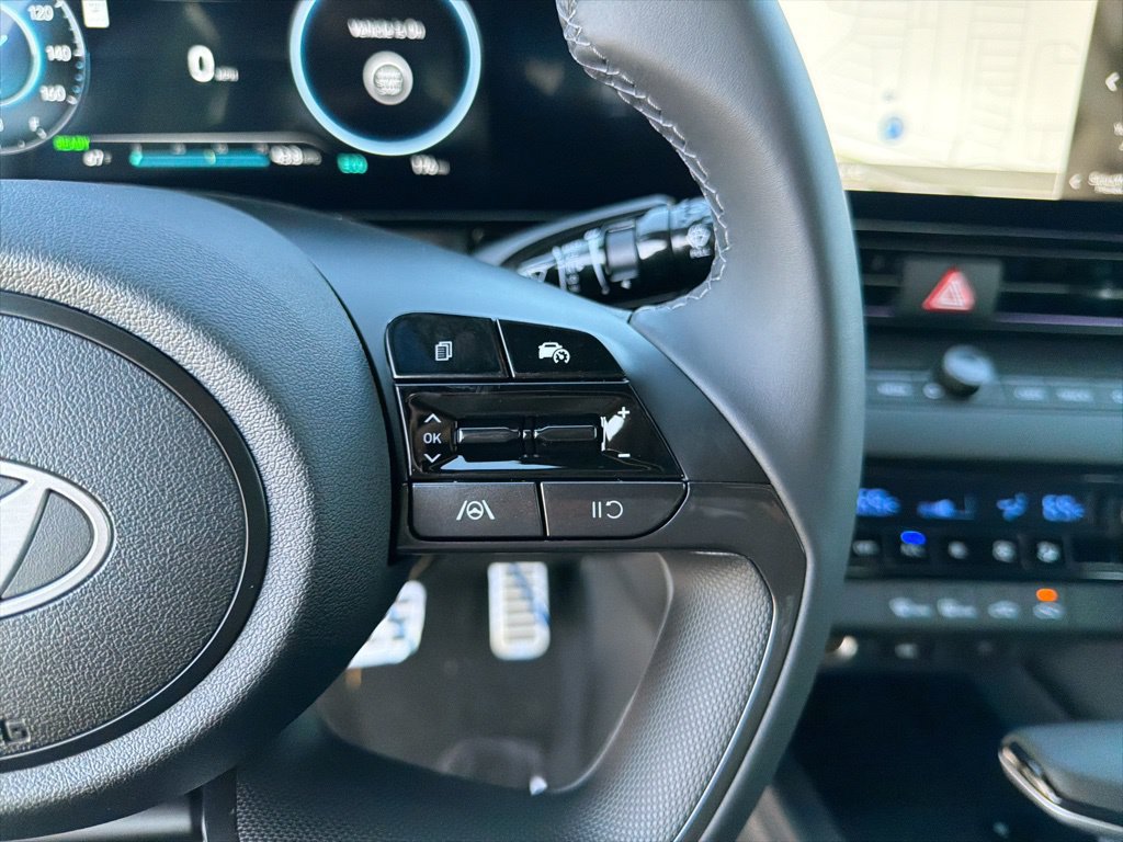 New 2025 Hyundai Elantra SEL FWD image 18