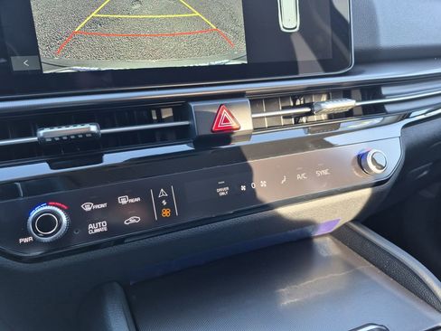 New 2026 Kia Sportage EX image 22