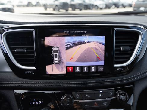 New 2026 Chrysler Pacifica Limited w/ S Appearance Package AWD/4WD image 20