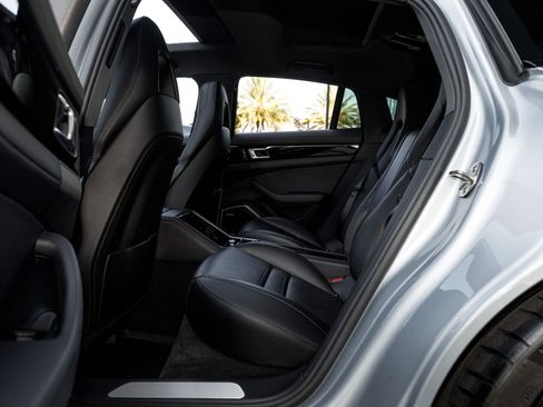 Used 2021 Porsche Panamera image 20