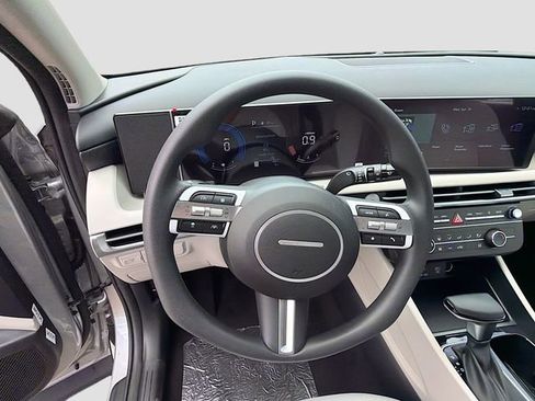 New 2026 Hyundai Tucson SE FWD image 11
