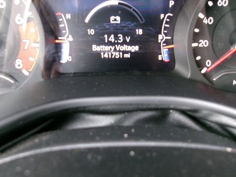 Used 2023 Jeep Compass Latitude w/ Sun and Sound Group image 13