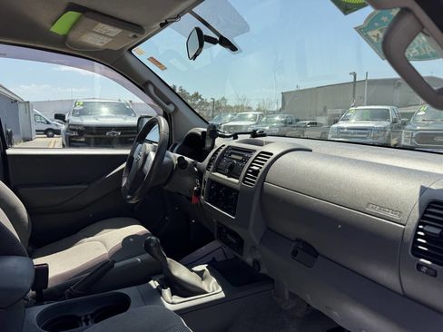 Used 2013 Nissan Frontier S AWD/4WD image 33