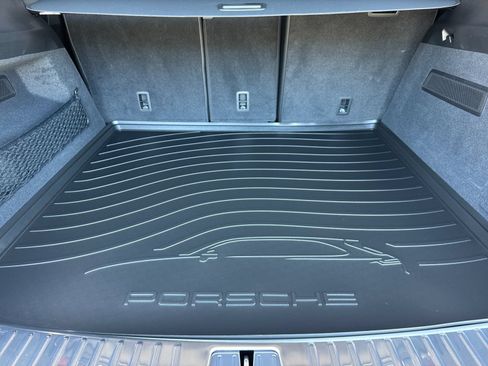 Certified 2026 Porsche Cayenne AWD/4WD image 17